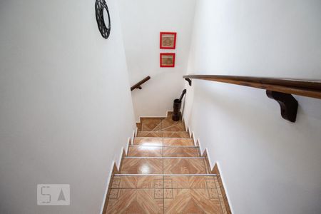 Casa à venda com 174m², 4 quartos e 2 vagasEscada