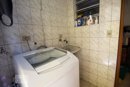 Casa à venda com 174m², 4 quartos e 2 vagasLavanderia