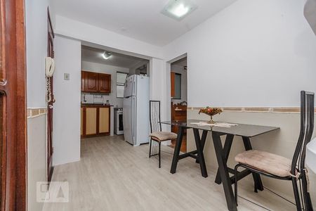 Apartamento à venda com 110m², 3 quartos e 1 vaga Apartamento à venda com 110m², 3 quartos e 1 vagaCopa