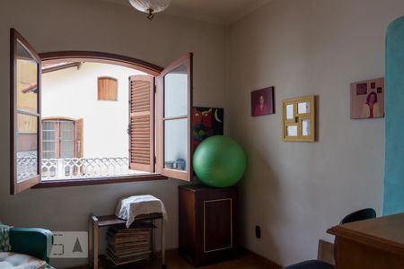 Casa à venda com 321m², 3 quartos e 4 vagas Casa à venda com 321m², 3 quartos e 4 vagasQuarto 1 Edícula