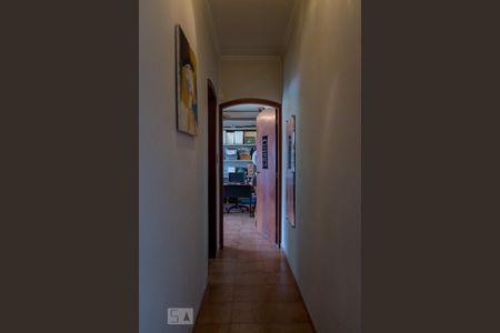 Casa à venda com 321m², 3 quartos e 4 vagas Casa à venda com 321m², 3 quartos e 4 vagasCorredor Edícula