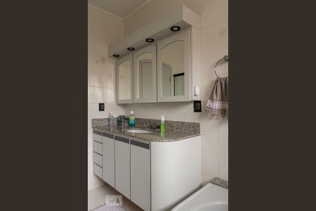 Casa à venda com 321m², 3 quartos e 4 vagas Casa à venda com 321m², 3 quartos e 4 vagasBanheiro do Quarto 1