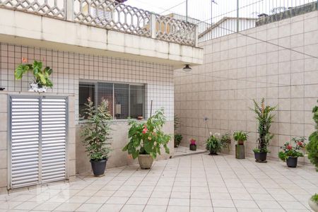 Casa à venda com 321m², 3 quartos e 4 vagas Casa à venda com 321m², 3 quartos e 4 vagasQuintal