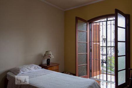 Casa à venda com 321m², 3 quartos e 4 vagas Casa à venda com 321m², 3 quartos e 4 vagasQuarto 2