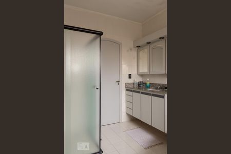 Casa à venda com 321m², 3 quartos e 4 vagas Casa à venda com 321m², 3 quartos e 4 vagasBanheiro do Quarto 1