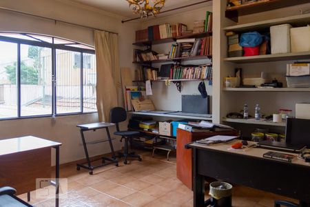 Casa à venda com 321m², 3 quartos e 4 vagas Casa à venda com 321m², 3 quartos e 4 vagasQuarto 2 Edícula