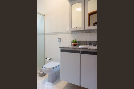 Casa à venda com 321m², 3 quartos e 4 vagas Casa à venda com 321m², 3 quartos e 4 vagasBanheiro Social