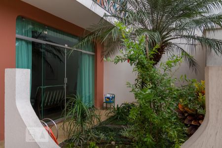 Casa à venda com 321m², 3 quartos e 4 vagas Casa à venda com 321m², 3 quartos e 4 vagasJardim