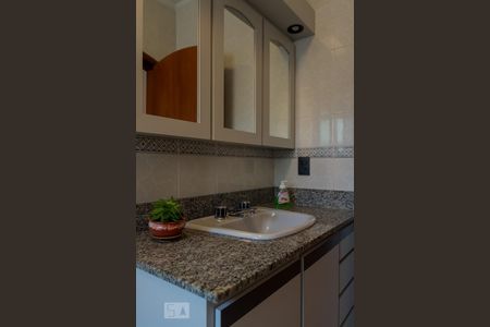 Casa à venda com 321m², 3 quartos e 4 vagas Casa à venda com 321m², 3 quartos e 4 vagasBanheiro Social