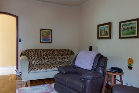 Casa à venda com 321m², 3 quartos e 4 vagas Casa à venda com 321m², 3 quartos e 4 vagasQuarto 3