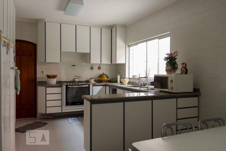 Casa à venda com 321m², 3 quartos e 4 vagas Casa à venda com 321m², 3 quartos e 4 vagasCozinha