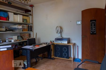 Casa à venda com 321m², 3 quartos e 4 vagas Casa à venda com 321m², 3 quartos e 4 vagasQuarto Edícula