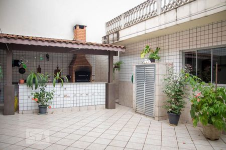 Casa à venda com 321m², 3 quartos e 4 vagas Casa à venda com 321m², 3 quartos e 4 vagasQuintal