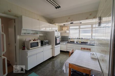 Apartamento à venda com 160m², 3 quartos e 1 vagaCozinha