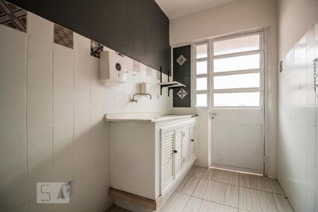 Cozinha de apartamento para alugar com 1 quarto, 50m² em Santana, Porto Alegre