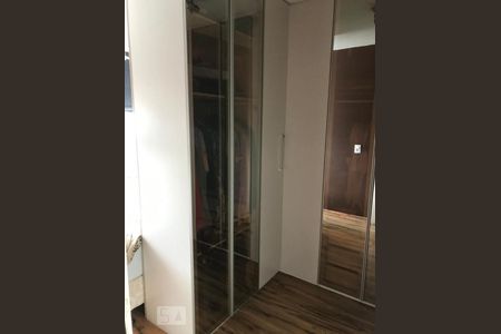 Apartamento à venda com 70m², 2 quartos e sem vagaGuarda roupa quarto 2