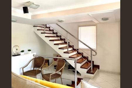 Casa de condomínio para alugar com 310m², 3 quartos e sem vagaSala