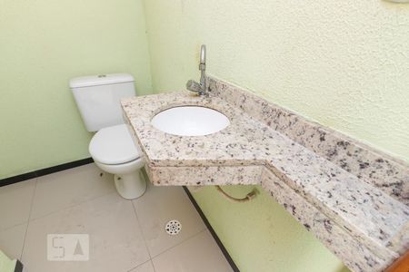 Casa de condomínio à venda com 62m², 2 quartos e 1 vagaLavabo 