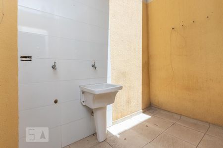 Casa de condomínio à venda com 62m², 2 quartos e 1 vagaÁrea de serviço