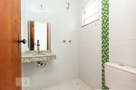 Casa de condomínio à venda com 62m², 2 quartos e 1 vagaBanheiro suíte 2