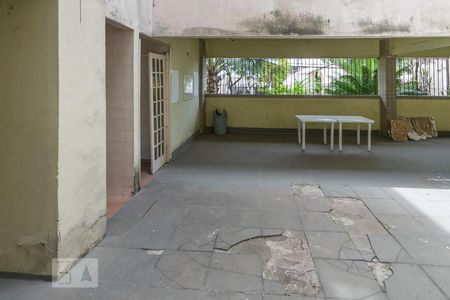 Apartamento para alugar com 74m², 2 quartos e 1 vaga Apartamento para alugar com 74m², 2 quartos e 1 vagaÁrea comum - Salão de festas