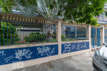 Apartamento para alugar com 74m², 2 quartos e 1 vaga Apartamento para alugar com 74m², 2 quartos e 1 vagaFachada da portaria