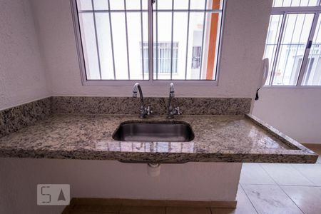 Cozinha de casa de condomínio para alugar com 1 quarto, 30m² em Quarta Parada, São Paulo