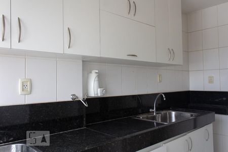Cozinha de apartamento à venda com 2 quartos, 55m² em Fernão Dias, Belo Horizonte