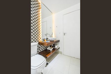 Apartamento à venda com 98m², 2 quartos e 1 vaga Apartamento à venda com 98m², 2 quartos e 1 vagaBanheiro Social