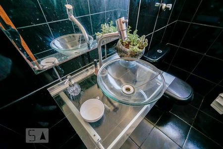 Detalhe lavabo de casa à venda com 4 quartos, 375m² em Jardim Vila Formosa, São Paulo