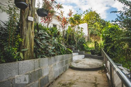 Casa para alugar com 60m², 1 quarto e sem vaga Casa para alugar com 60m², 1 quarto e sem vagaCorredor - Entrada da Casa