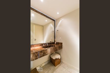 Banheiro de kitnet/studio para alugar com 1 quarto, 34m² em Itaim Bibi, São Paulo