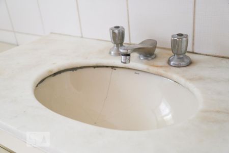 Apartamento para alugar com 65m², 2 quartos e 1 vagaBanheiro