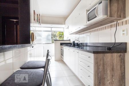 Cozinha e Área de Serviço de apartamento à venda com 1 quarto, 84m² em Vila Ipiranga, Porto Alegre