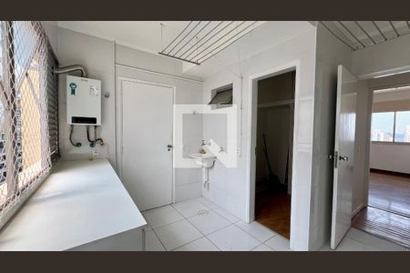 Área de Serviço de apartamento para alugar com 4 quartos, 126m² em Sumarezinho, São Paulo