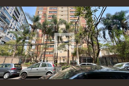 Apartamento para alugar com 126m², 4 quartos e 2 vagas Apartamento para alugar com 126m², 4 quartos e 2 vagasFachada