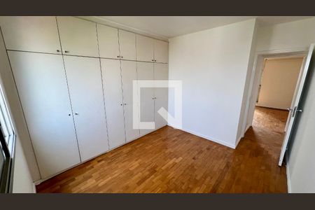 Apartamento para alugar com 126m², 4 quartos e 2 vagas Apartamento para alugar com 126m², 4 quartos e 2 vagasQuarto 2