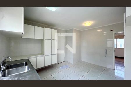 Apartamento para alugar com 126m², 4 quartos e 2 vagas Apartamento para alugar com 126m², 4 quartos e 2 vagasCozinha
