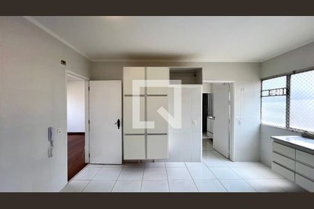 Apartamento para alugar com 126m², 4 quartos e 2 vagas Apartamento para alugar com 126m², 4 quartos e 2 vagasCozinha