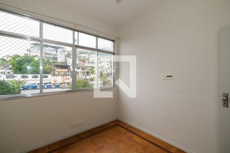 Quarto 1 de apartamento para alugar com 2 quartos, 60m² em Grajaú, Rio de Janeiro