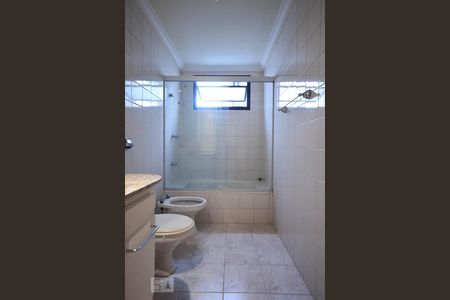 Banheiro de apartamento à venda com 3 quartos, 120m² em Vila Andrade, São Paulo