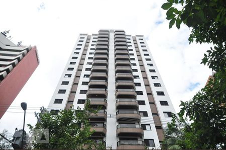 Apartamento à venda com 120m², 3 quartos e 2 vagasFachada