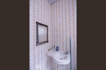 Casa à venda com 185m², 2 quartos e 2 vagasBanheiro Social