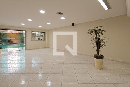 Casa à venda com 380m², 4 quartos e 8 vagasSalão