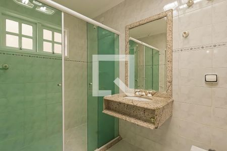 Casa à venda com 380m², 4 quartos e 8 vagasBanheiro da Suíte 1