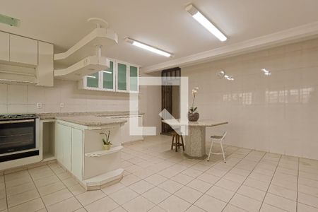 Casa à venda com 380m², 4 quartos e 8 vagasCozinha