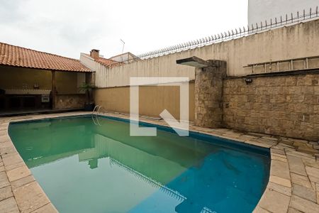 Casa à venda com 380m², 4 quartos e 8 vagasPiscina