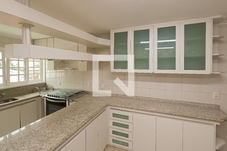 Casa à venda com 380m², 4 quartos e 8 vagasCozinha