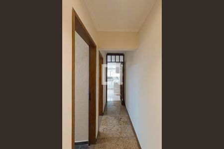 Casa à venda com 380m², 4 quartos e 8 vagasCorredor