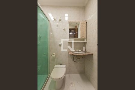 Casa à venda com 380m², 4 quartos e 8 vagasBanheiro da Suíte 2